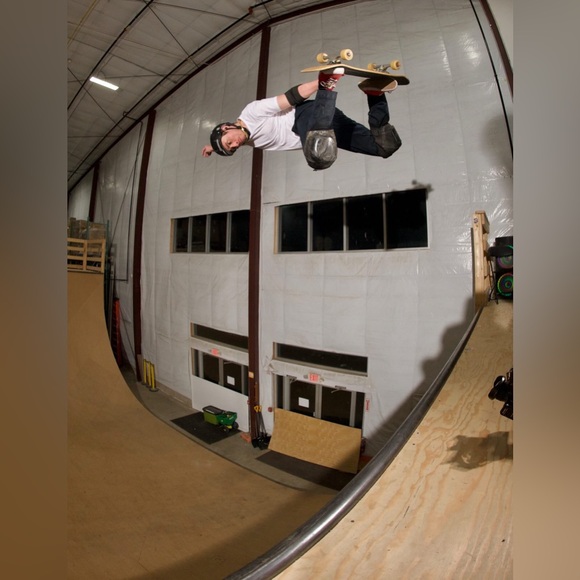 Meet your Posher, Carlos - Picture 1 of 1